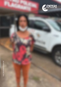 EQUIPE DE APOIO LOCALIZA FORAGIDA DA JUSTIÇA Na manhã desta segunda-feira (27), os agentes Deva e Marcelo realizaram a abordagem de uma mulher em Jaú e descobriram que ela era foragida da Justiça. Ao verificar, constataram que havia um mandado de prisão em aberto por furto de residência e porte ilegal de arma. A mulher foi encaminhada à Central de Polícia Judiciária (CPJ), onde será ouvida e ficará à disposição da Justiça. O trabalho da equipe visa trazer mais segurança e bem-estar à população d