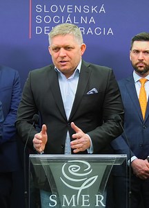 TO, AKO SA DNES (NE)RIADI ŠTÁT, SA VYMYKÁ ZDRAVÉMU ROZUMU, ROVNAKO AKO ROZHODNUTIE PANI PREZIDENTKY TO CELÉ KRYŤ👎🏻 Z dnešných tlačových konferencií Hegerovcov by človek mohol mať pocit, že Slovensko je zem zasľúbená, ale žiaľ, opak je pravdou. Slovensko má obrovské problémy, ktoré bublajú pod povrchom a to, že ich dnes nikto nerieši a zodpovední sa zapodievajú len svojou politickou budúcnosťou, si vypýta svoju daň, ktorú nakoniec zaplatia opäť len občania. Ak dianie dnešných dní nie je dostato