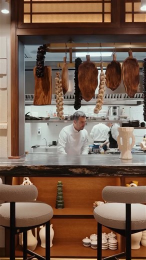 La magia de Trotamundos empieza aquí 💫 Una experiencia gastronómica donde cada plato tiene algo especial. ¿Cuál es tu favorito? 🧑🏼‍🍳 - The magic of Trotamundos begins here 💫 A gastronomic experience where every dish has something special. Which one is your favourite? 🧑🏼‍🍳 #OnlyYOUHotelSevilla #Sevilla #Trotamundos | Palladium Hotel Group