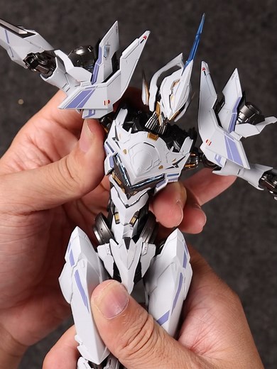 Gundam Biên Độ Cử Động và Gimmick Falcon Moshowtoys