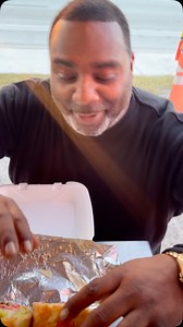 OK, we got a first timer #support #foodtruck #supportsmallbusiness #foodtrucks #food #foodblogger #foodtrucks #men #supportblackownedbusinesses #foodie #foodie | Pebbles Ward