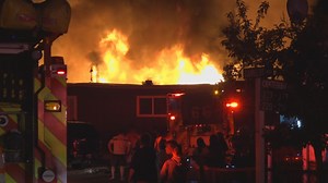 Federal Way fire displaces 13 people