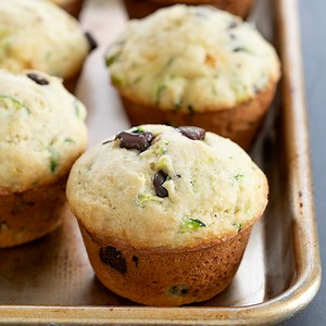 Printable Recipe: https://glutenfreeonashoestring.com/healthy-gluten-free-zucchini-muffins/ Impress family and friends with these Gluten Free Zucchini Muffins. This gf zucchini muffin recipe produces tender, moist muffins that everyone will love. | Gluten Free on a Shoestring