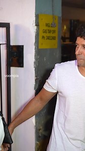 farhan akhtar and wife shibani dandekar spotted in bandra for dinner | Voompla