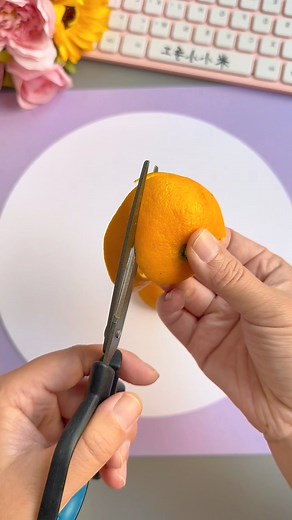 don’t throw away orange peels, create a cute giraffe sticker that smells like oranges #orangepeel #giraffe #sticker #handmade #diy #creative #kids #fun #art #craft | paper craft ideas