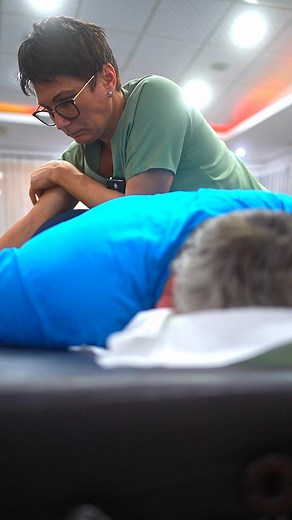 Hernie de disc și dureri groaznice după operație - vezi cum a plecat după prima ședință de Terapia Veeda. Caravana Art Therapy continuă: 📌Zalău - 12 nov. 📌P. Neamț - 12 & 13 nov. 📌Oradea - 13 & 14 nov. 📌Roman - 14 nov. 📌Arad - 15 & 16 nov. 📌Huși - 15 nov. 📌Vaslui - 16 nov. 📌Tecuci - 17 nov. 📌Timișoara - 17 & 18 nov. 📌Deva - 19 nov. 📌Brașov - 18 & 19 nov. 📌Alba Iulia - 20 nov. 📌Rm. Vâlcea - 20 nov. 📌Sibiu - 21 nov. 📌Pitești - 21 & 22 nov. 📌Petroșani - 22 nov. 📌Reșița - 23 nov. 📌