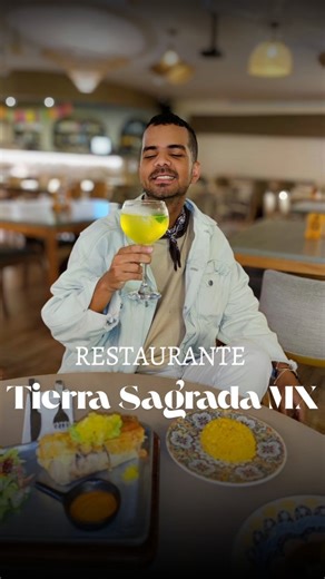 🇲🇽✨ ¡Sabor a México en Medellín Gourmet! ✨🇲🇽 Si quieres darte un gusto brutal sin gastar de más… Tierra Sagrada MX tiene un menú para 2 personas que está 🔥🔥 💰 $115.000 antes $160.800 ¡Aprovecha mientras está activo! 🌮 Entradas para compartir: • Tostadas de tinga de pollo: crocantes y llenas de sabor 🤤 • Flautas de pollo: doraditas, con guacamole y toque de quesito 🧀🌯 🍽️ Platos fuertes: • Pollo con mole: tradicional, intenso y delicioso 🤎 • Burrito al pastor: con costra de quesos, pi
