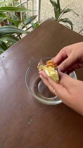 Amna Saeed on Instagram: "For Crust: 6 lotus/ any digestive biscuits 2 tbsp melted butter . Bake the crust for 10 mins at 190 degree C Cool it for 10 minutes before adding your cheesecake mixture . For cheesecake: 1/2 cup cream cheese( boil 3 cups of milk with 1 tablespoon of vinegar/ lemon juice) when the milk curdles remove the liquid and that’s your creamy cheese (blend for smother result but optional) 1/2 cup hung curd ( yogurt without any water drain the yogurt in a cloth for about an hour 