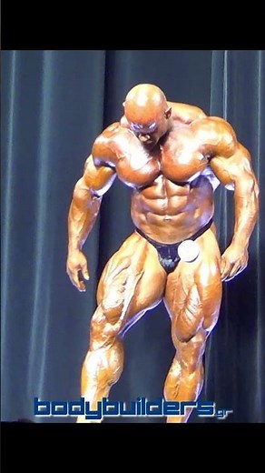 QUAD SHAKIN' Branch Warren Massive Bodybuilder 🦵💪