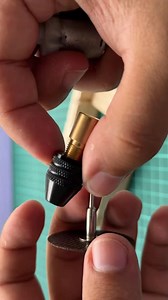 Mini mandril esencial Pieza clave que sostiene el disco y transmite la fuerza del motor en tu mini sierra #MiniMandril #PortaBrocas #DIY #HerramientasCaseras #Motor5V | Como Lo Hice Inventor