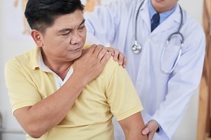 Why Do I have Shoulder Pain After Open Heart Surgery : 7 Reasons - PostureInfoHub