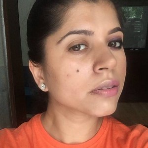 This look was taught in personal makeup class. Sultry smokey eye look. And I am so proud that my students managed to create it themselves too even though they said they can’t do makeup well. #personalmakeupcourse #ishakhannamakeupartist | Isha Khanna - Makeup Artist