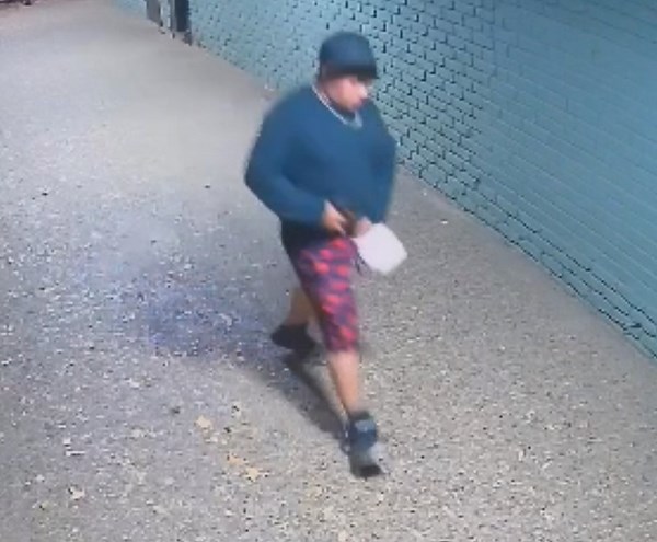 Surveillance photos show suspect in deadly shooting in southwest Houston, HPD says