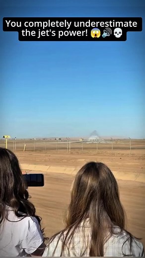 Blue Angels jet eardrum-busting flyby — Sound of Freedom
