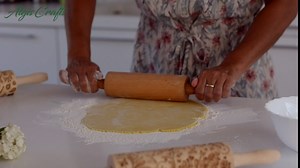 Amazon.com: Rolling pin Damascus Roses Wooden embossing rolling pin with Rose Dough roller for embossed cookies Gift for Mom friend Cookies decoration : Home & Kitchen