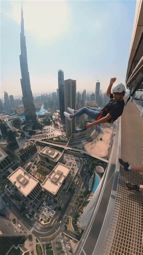 40 reactions | 스카이뷰 전망대(@skyviewsobservatory)에서 두바이 뷰도 보고 하늘 높이 모험! 함께 하고 싶은 친구를 불러 주세요!  .  SKY VIEW OBSERVATORY #두바이관광청 #두바이 #VisitDubai | Visit Dubai - 두바이관광청 | Facebook