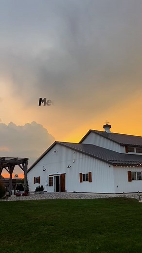 Hoping to cure your Sunday scaries with a little introduction of our manager team. You know us, you love us (we hope🤪). In all seriousness, we work extra hard to make every wedding and every event perfection–and we LOVE our clients! | Back Orchard Barn