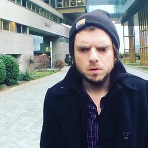 UNE HONTE : Une fouille qui tourne mal. Regardez ce que ce policier coquin va faire. | Ludovik