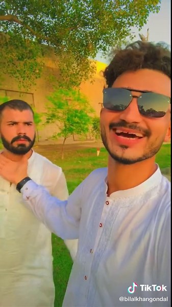 Badi wadi Khach wy 😂😂 #bilalkhangondal #contentcreator #foryou #challenge #trending @shahrozsipra2 @sharrydiamond.3o2 #comedy #punjabi