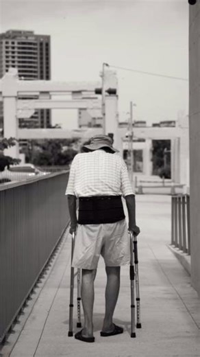 Feeling knee pain? You're not alone! 15% of adults in Singapore suffer from knee osteoarthritis, often due to active lifestyles, weight, and aging joints. Let's dive into why this happens and what we can do about it! | Singapore General Hospital