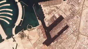 Najväčším svetovým prístavom v Dubaji otriasla explózia | TVNOVINY.sk