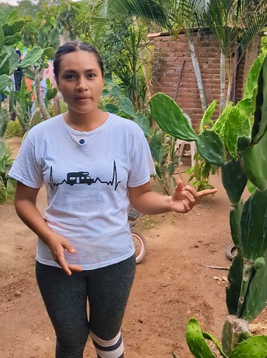 así me gano un dinero extra vendiendo nopales #emanuelyselena | nopales