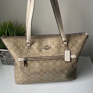 Coach F79609 Signature Coated Canvas Khaki/Chalk Gallery Tote