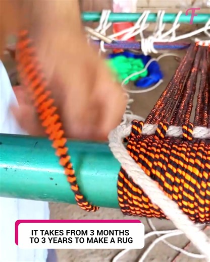 Transform threads into beautiful rugs tutorial | Fabiosa Daily