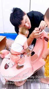 2.5K views · 79 reactions | #Reel #ReelVideo #monkey #love #animals #zoo #art #nature #cute #photography #photooftheday #fun #instagood #animal #travel #monkeys #wildlife | Adorable Tiny Monkey | Facebook