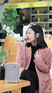 #Divoom_SongBird_HQ ឈុតខារ៉ាអូខេខ្នាតតូច តែសម្លេងពីរោះ ផ្អែមដូចស្នេហ៍គ្រាដំបូង💋 | Divoom Cambodia