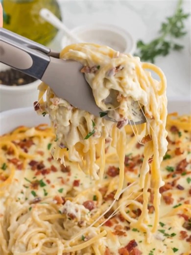 3.2K views · 11 reactions | 肋 Creamy Bacon Pasta  燎 Silky cream sauce, smoky bacon, and gooey melted cheese tossed with tender pasta — pure cozy comfort in every creamy bite!  Ingredients: 1 tablespoon olive oil 1 onion chopped 3 cloves garlic minced 3½ cups milk Recipe in the Coʍʍеոτ  Enjoy ❤️ | Recipes by banana | Facebook