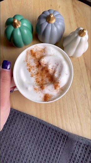 Vanilla chai latte Follow @genie_cooks for more2 chai tea bags 1 cup boiling water1 tbs French vanilla creamer1/4 cup frothed milk(I used 2%)Dash of cinnamon Steep the teabags in the boiling water for five minutes. Then remove the teabags add in French vanilla creamer and stir well top with frothed milk and a dash of cinnamon. Can be served hot or iced...76 calories per serving makes 1 serving.#vanillachai #chai #chailatte #chaitealatte #chaitea #fallvibes #fall #simplydelicious #foodgasm #foodg