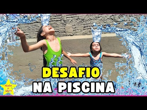 DESAFIO NA PISCINA COM EQUILIBRIO! Brincadeira do equilíbrio na Piscina | Malu e Alice
