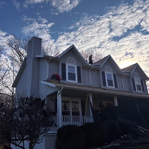 A beautiful multi-story roof replacement in Bloomington, Indiana, ​we completed last December! The homeowners chose Owens Corning Duration® shingles in Estate Gray, delivering a clean, timeless look.​ Huge shoutout to Project Manager Mat Moore for absolutely nailing this one! Thinking about a roof replacement? Contact Rapid Roofing today to schedule your free estimate. 812-837-9654 #RapidRoofing #BloomingtonIN #RoofReplacement #OwensCorning #DurationShingles #EstateGray #IndianaRoofing #MultiSto