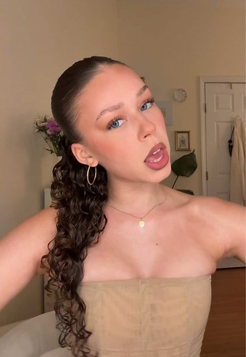 Joy Burnett TikTok: Makeup & Beauty Hauls