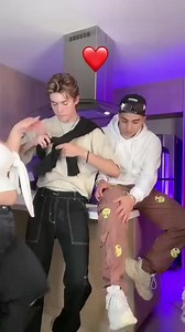 944K views · 32K reactions | Alex Cortex Voten quien lo hizo mejor (mujeres) (hombres #parati #AlexCortex #shorts #viralreels #reelsvideo #reelsfb #reelsviral #fyp #reels #viral #funny #fun | Alex cortex | Facebook