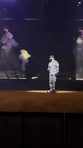 Farruko interpretando “6AM” en su concierto en el Coliseo de Puerto Rico. ❤️‍🔥🇵🇷 #farruko #carbonarmortour #concert #puertorico #jlpromotionspr | JL Promotions