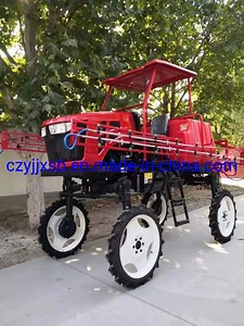 [Hot Item] Agricultural Tractor Battery Farm Self Propelled Field Suspension Motorized Corn Pesticide Power Plant Boom Sprayer Implement
