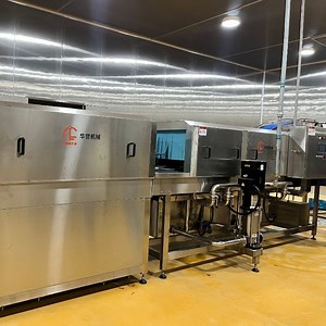 [Hot Item] Continuous Turnover Crate Washer Equipment Meat Cutting Line Machinery Plastic Crate Washing Machine