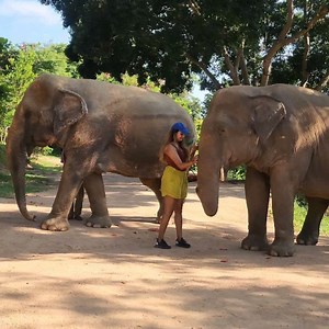 This Model Eats a Lot on Reels