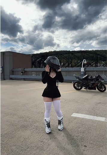 Stylish Biker Outfits for Women and Affordable Motorcycles