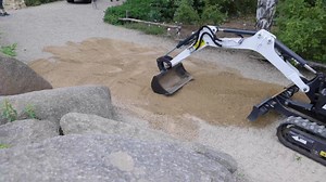 Obțineți Excavatorul compact E10e complet electric – tovarășul dvs. de lucru puternic, dar compact - și deblocați chiar astăzi noi posibilități! | Bobcat EMEA