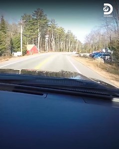 Wayne se ha hecho con un Packard 840 Roadster 1931 que perteneció a un querido amigo. Después de mucho tiempo, por fin puede recogerlo. Aunque su plan era conservarlo, ha decidido ponerlo en subasta para hacer espacio en su colección. Actualmente, está trabajando en las reparaciones finales. ¡No te pierdas esta conmovedora historia y la transformación de este clásico! ⏳🚗 🚘 #BuscandoAutosClásicosDisfruta el contenido de Discovery en MAX. Suscríbete ahora: | Discovery en Español