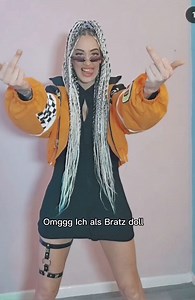 33K views · 200 reactions | my bratz doll is soooo cool apart from the hands WFT 浪朗 If ypu want to try yours go to comments  | Councilestatequeen | Facebook