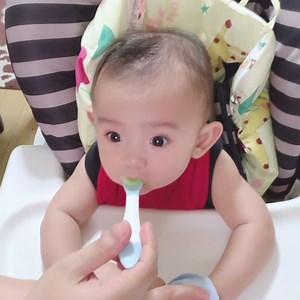 54K views · 852 reactions | The first solid food of my baby He is only five months old, but here in Japan, five months old recommended to start eating solid food for baby | Mommy riza and baby Liam | Facebook
