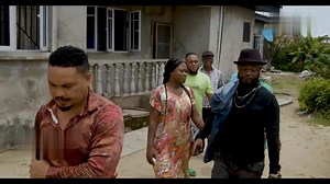 Un policier respecté tombe sous le charme inattendu d’une courageuse chauffeuse de tricycle , séduite par son honnêteté, sa bravoure et sa détermination tandis que les femmes civilisées lui cour après. | AFROEstetic TV