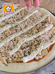 Parte do vídeo Pizza caseira muito fácil de fazer desse jeito 1 | Receita na Cozinha