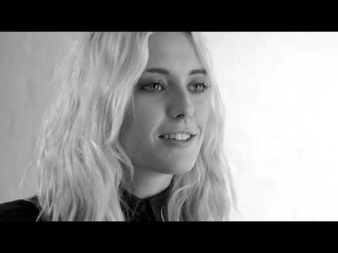 Chloe Norgaard - Tod's Band: The Wave Bag