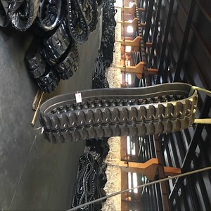 [Hot Item] Komatsu PC20/PC30 Rubber Tracks 320*100*45