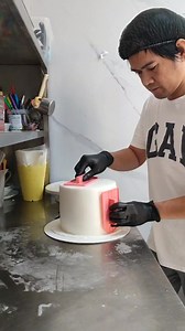 Full Fondant Graduation Cake ( without ganache) #cake #cakelover #cakedesign #cakedecorating #reels #reelsph #reelsfbシ #reelsfypシ #reelsviralシ #reelsvideoシ #uae #dubai | Jerick Bien | Facebook